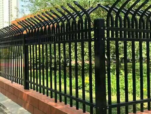 洛陽(yáng)鋅鋼護(hù)欄