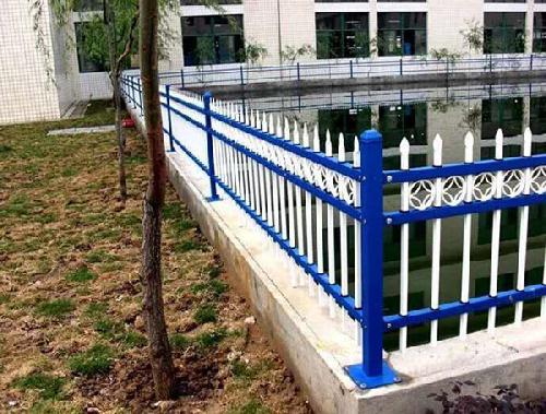 洛陽(yáng)鋅鋼護(hù)欄